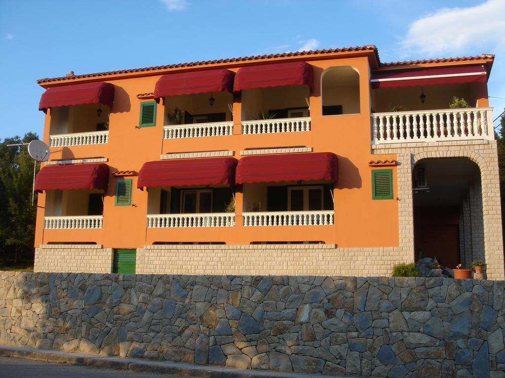 Delina Apartment *